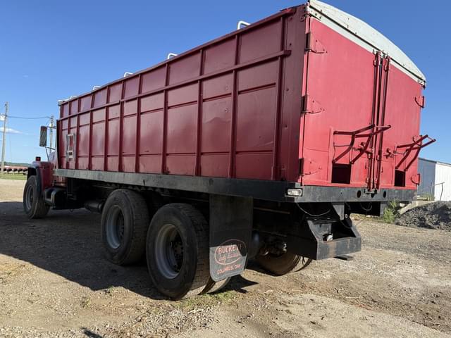 Image of International Loadstar 1850 equipment image 3