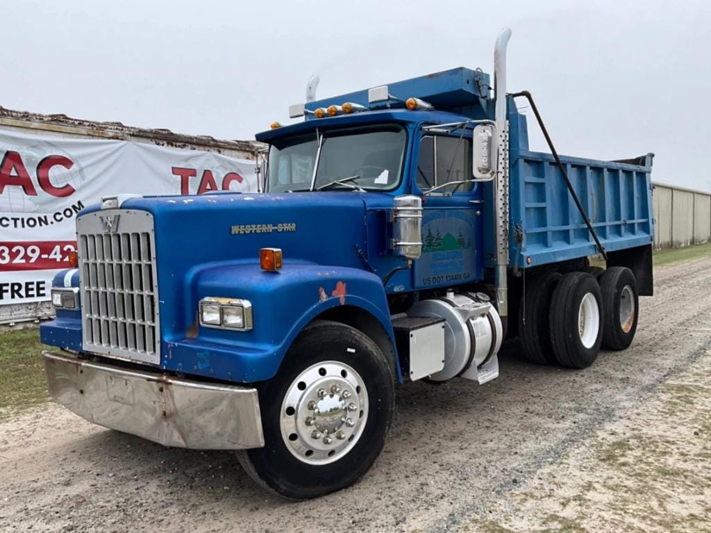 1973 Western Star 4664T-06 Equipment Image0