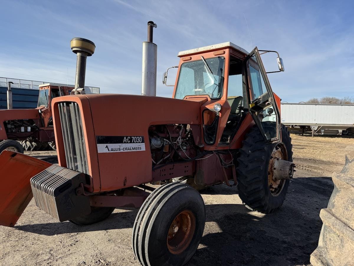 1974 Allis Chalmers 7030 Equipment Image0