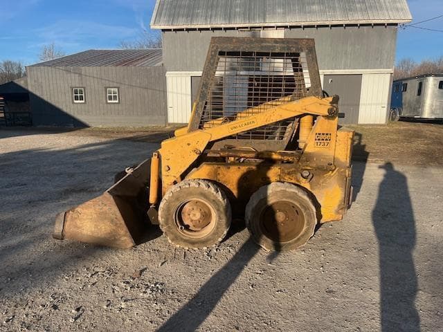 Image of Case 1737 equipment image 1