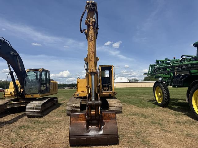 Image of Caterpillar 225 equipment image 1
