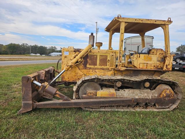 Image of Caterpillar D5 equipment image 4