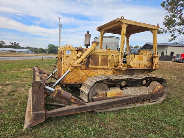 Image of Caterpillar D5 equipment image 3