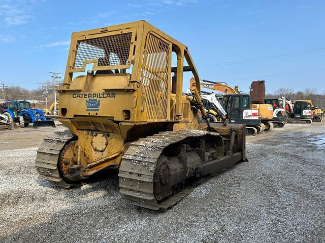 Image of Caterpillar D6C equipment image 3