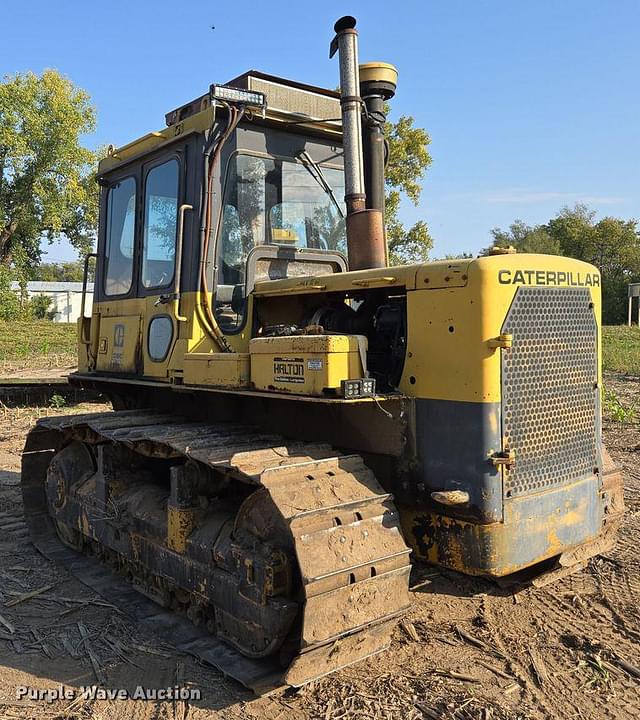 Image of Caterpillar D6C equipment image 2