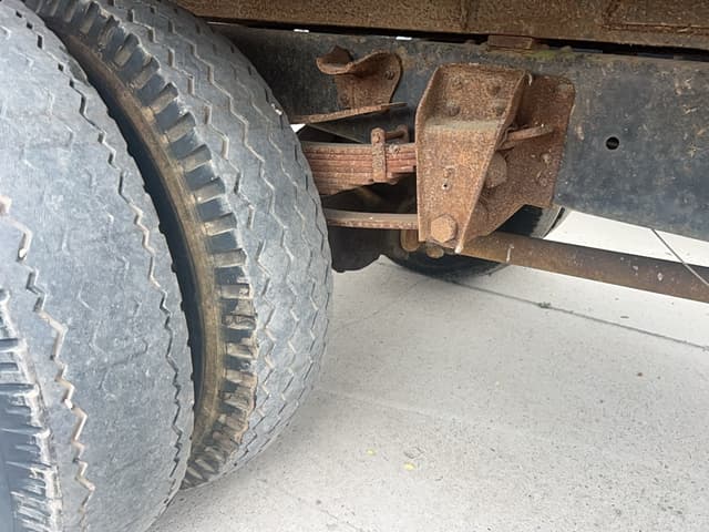 Image of Chevrolet C60 equipment image 4