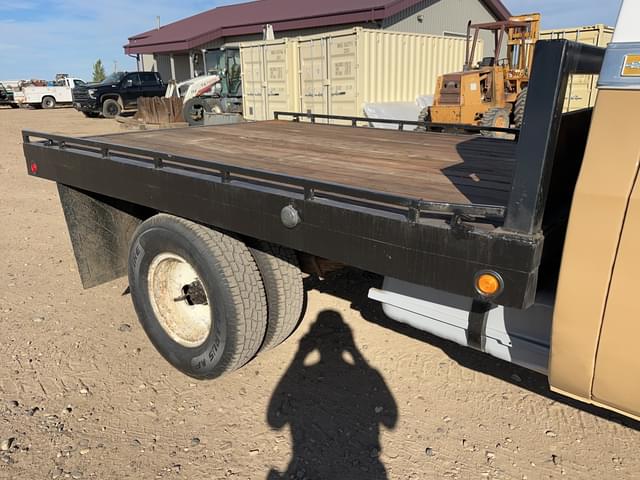 Image of Chevrolet C30 equipment image 3