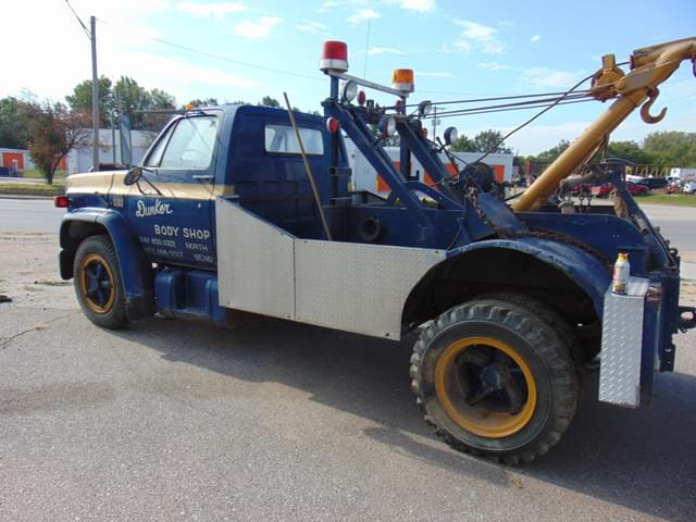 Image of Chevrolet C60 equipment image 2