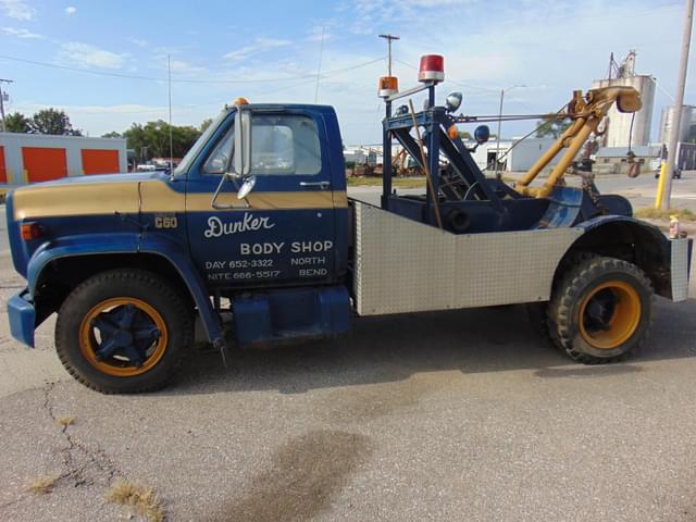 Image of Chevrolet C60 equipment image 1