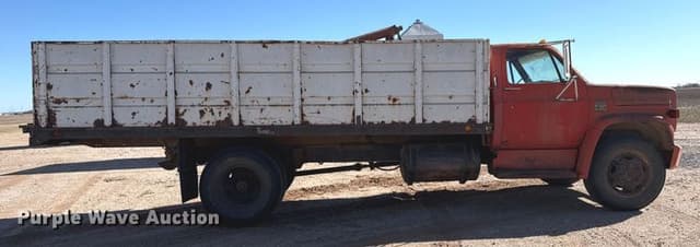 Image of Chevrolet C60 equipment image 3