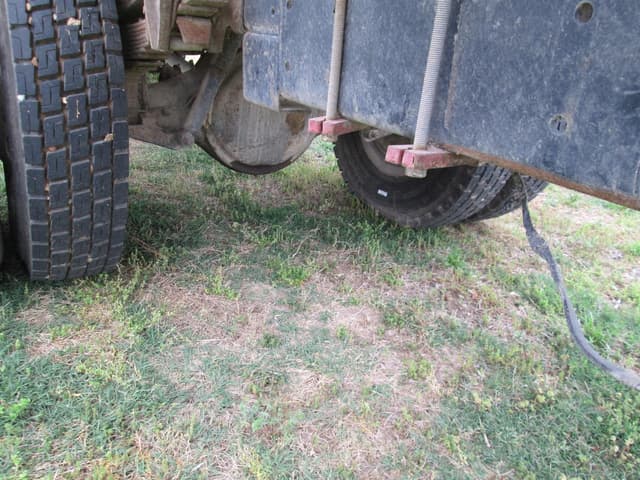 Image of Chevrolet C60 equipment image 4