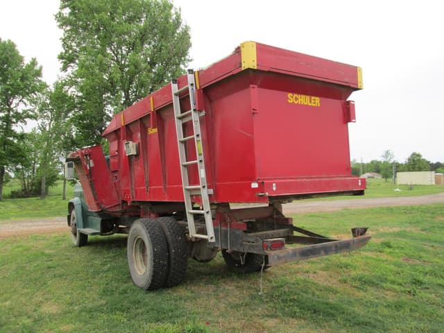 Image of Chevrolet C60 equipment image 3
