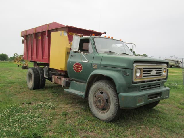 Image of Chevrolet C60 equipment image 1