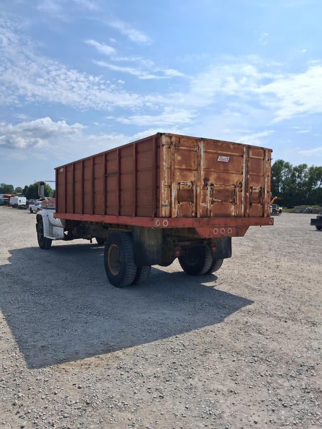 Image of Chevrolet C65 equipment image 4