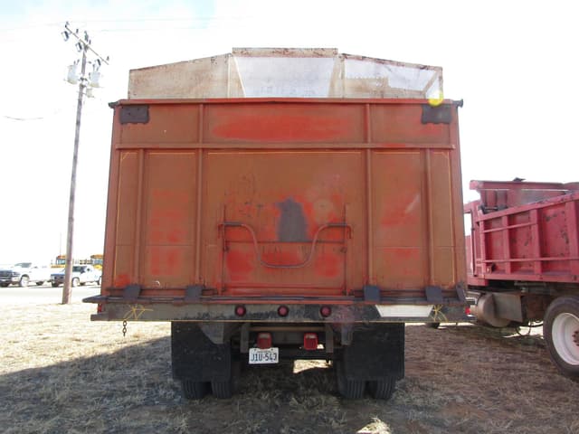 Image of Chevrolet C65 equipment image 4