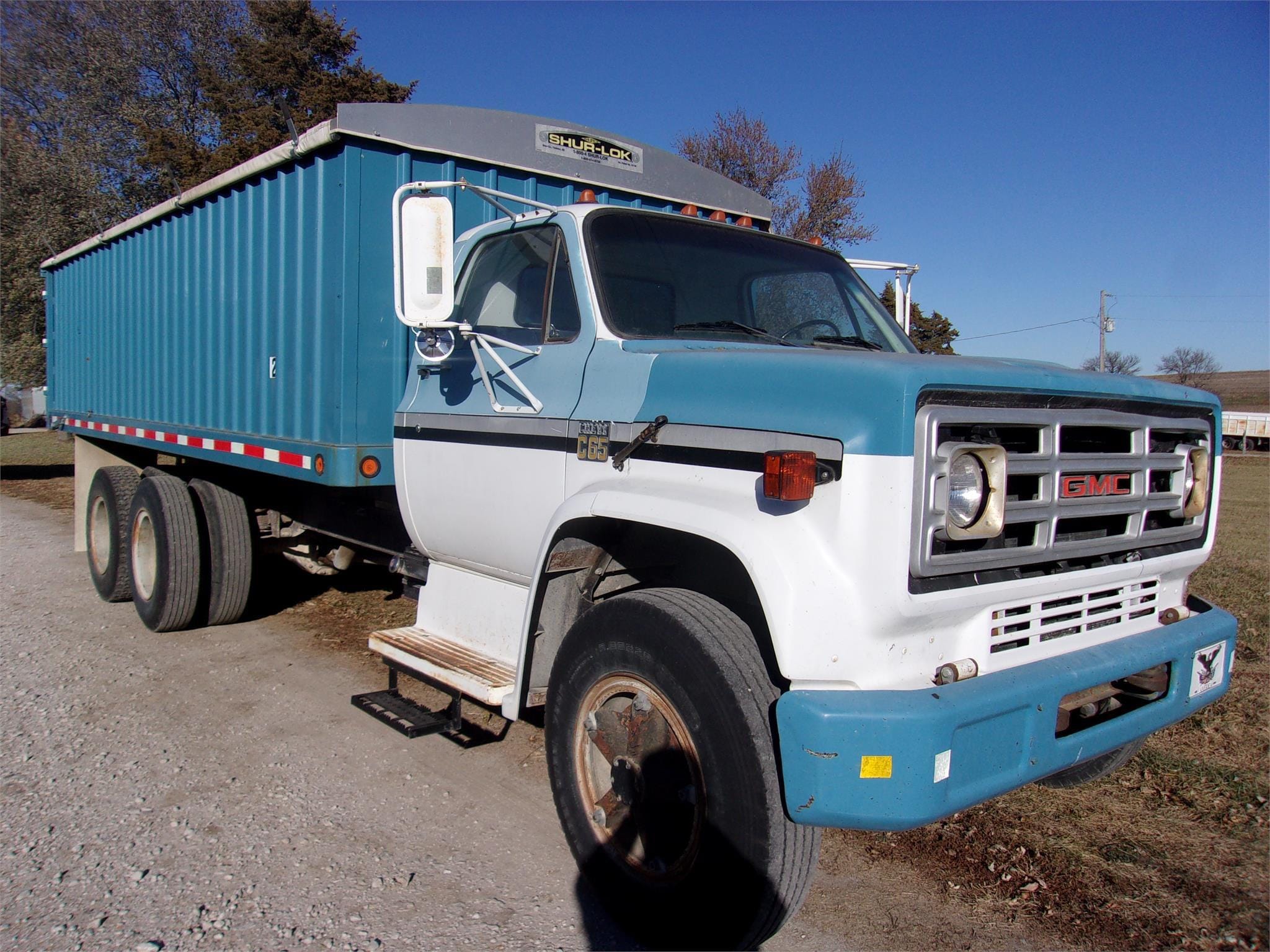 Main image Chevrolet C65