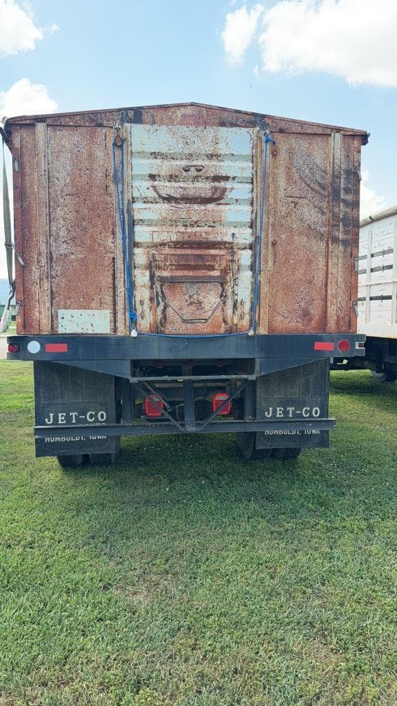 Image of Chevrolet C65 equipment image 4
