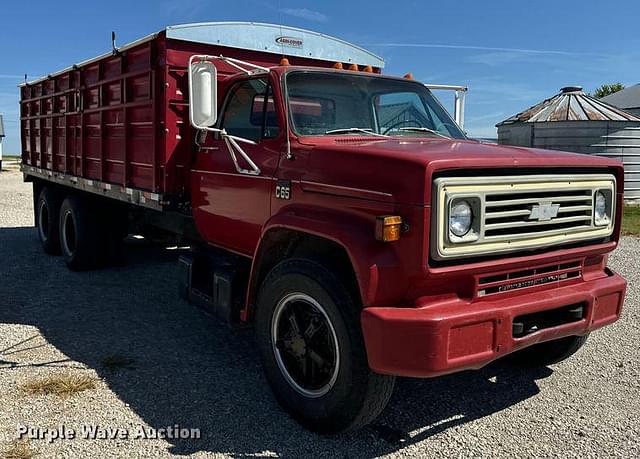 Image of Chevrolet C65 equipment image 2