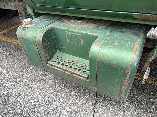 Image of Chevrolet C65 equipment image 4