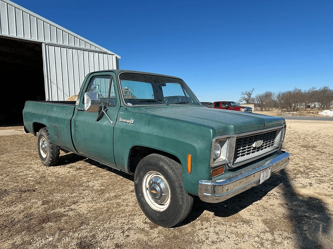 Image of Chevrolet Cheyenne Image 1