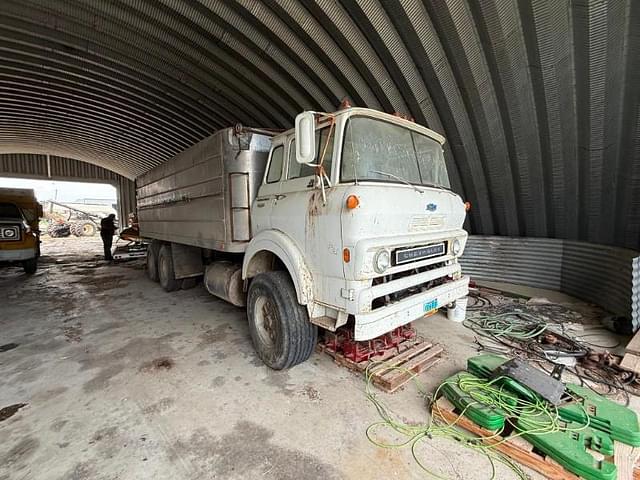 Image of Chevrolet 70 equipment image 3