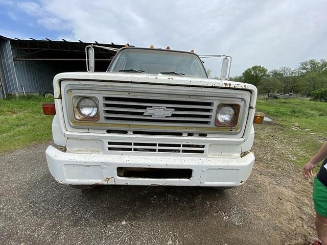 Image of Chevrolet C60 equipment image 1