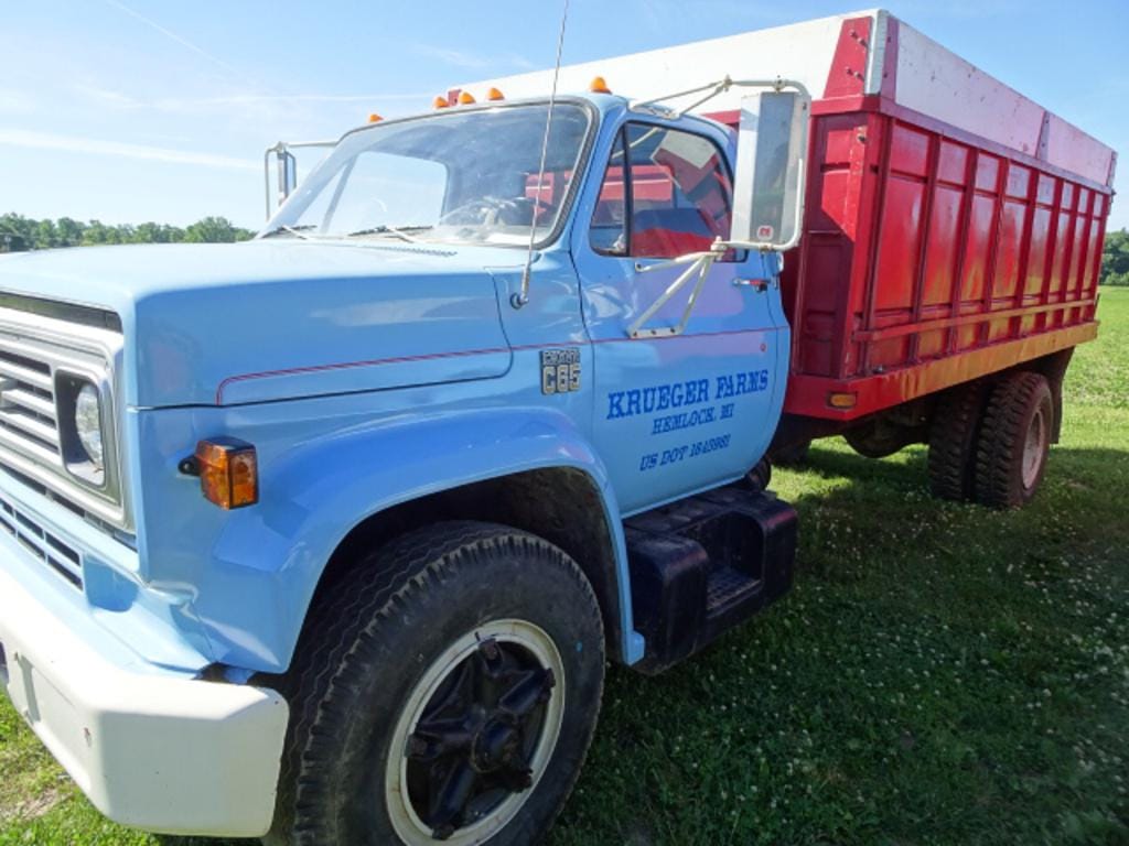 Main image Chevrolet C65