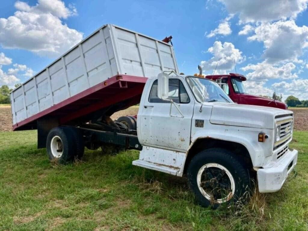 1974 Chevrolet C60 Equipment Image0