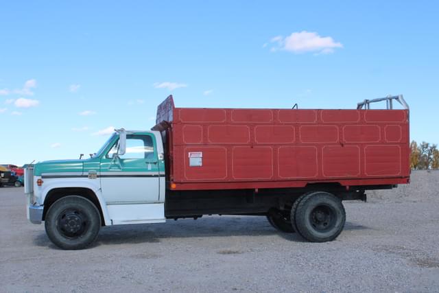 Image of Chevrolet C60 equipment image 3