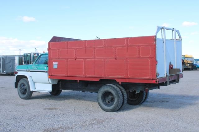 Image of Chevrolet C60 equipment image 2