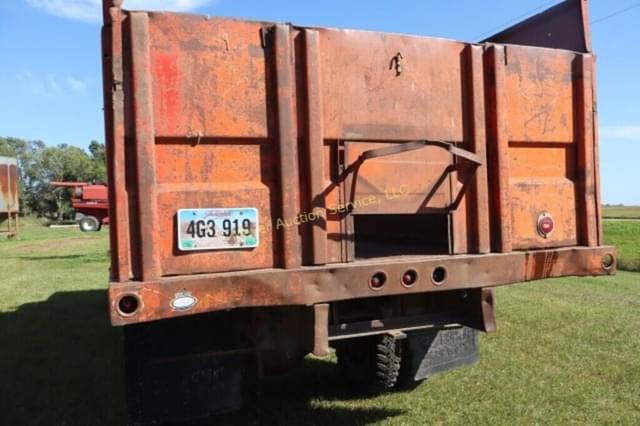Image of Chevrolet C60 equipment image 3