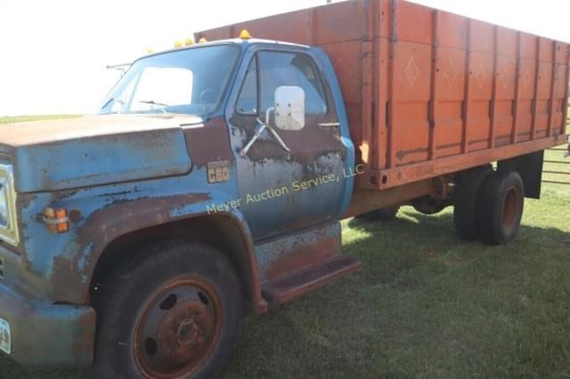 Image of Chevrolet C60 equipment image 2