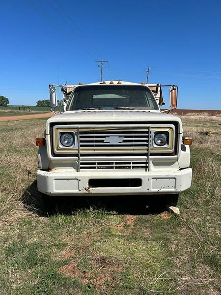 Image of Chevrolet C60 equipment image 1