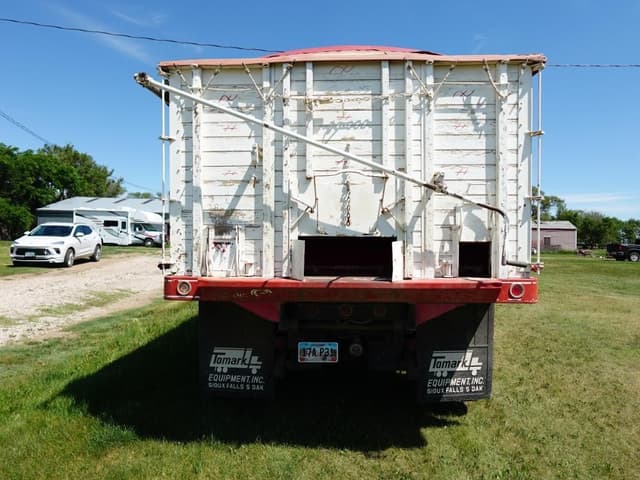 Image of Chevrolet C65 equipment image 3