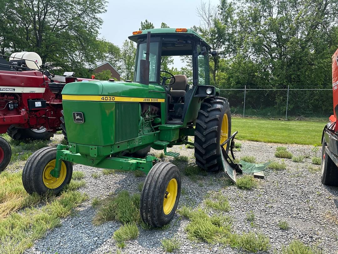 Image of John Deere 4030 Image 0