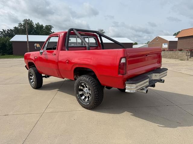 Image of Dodge D100 equipment image 2