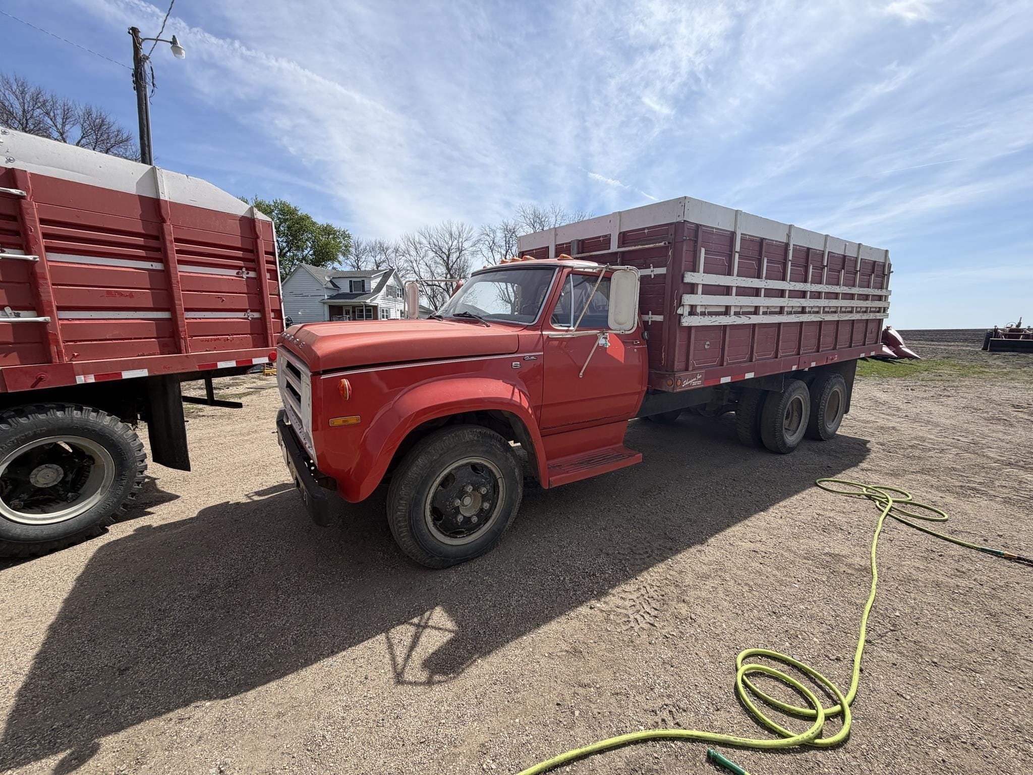 1974 Dodge D600 Equipment Image0