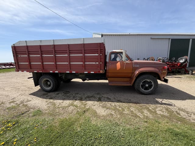 Image of Dodge D600 equipment image 2