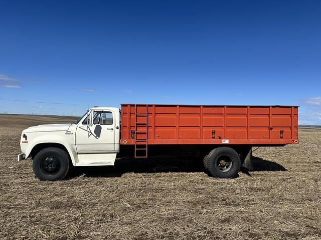 Image of Dodge D600 equipment image 2