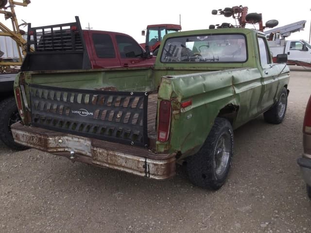 Image of Ford F-250 equipment image 3