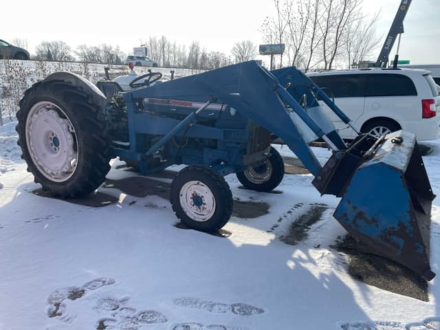 Image of Ford 4000 equipment image 3