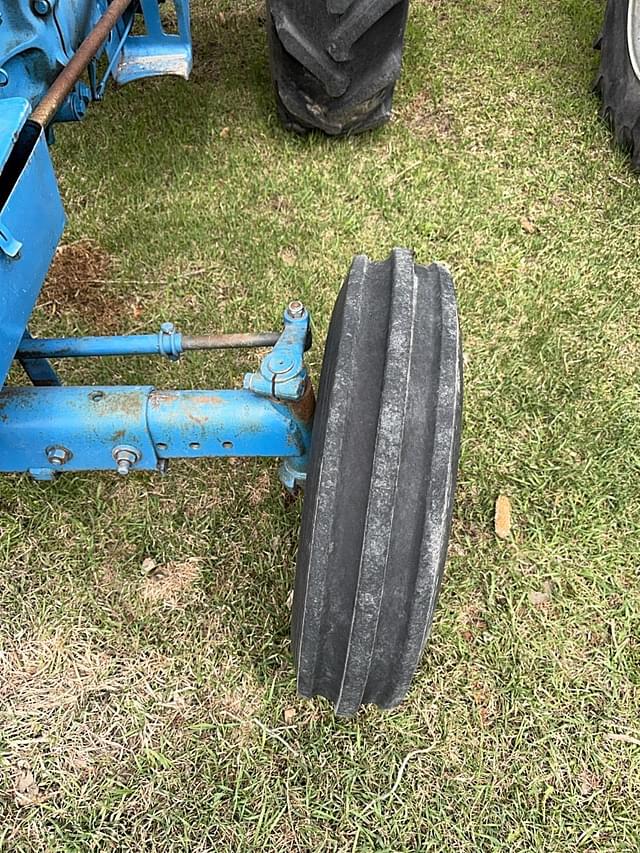 Image of Ford 5000 equipment image 4
