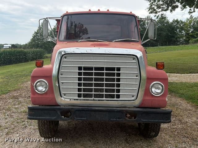 Image of Ford F-700 equipment image 1