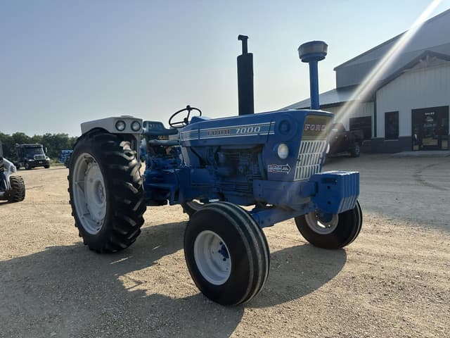 Image of Ford 7000 equipment image 3