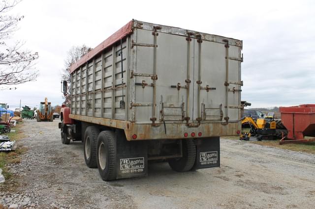 Image of Ford 800 equipment image 4