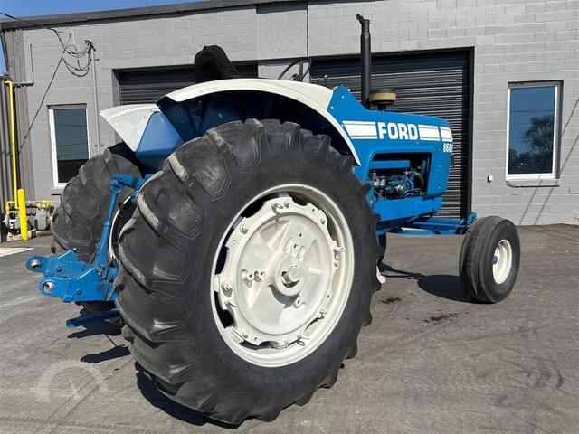 Image of Ford 8600 equipment image 4