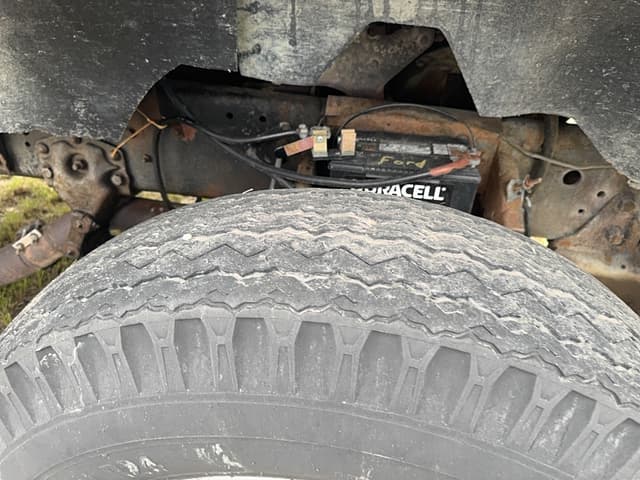Image of Ford 880 equipment image 4