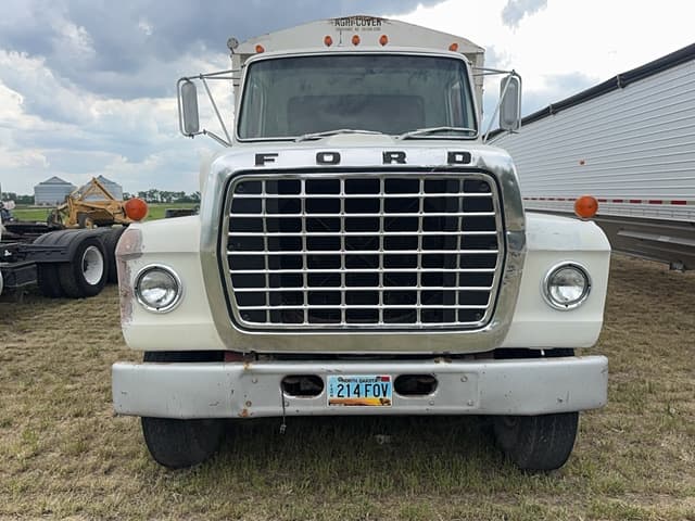 Image of Ford 880 equipment image 1