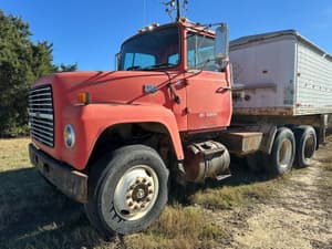 1974 Ford F-9000 Image
