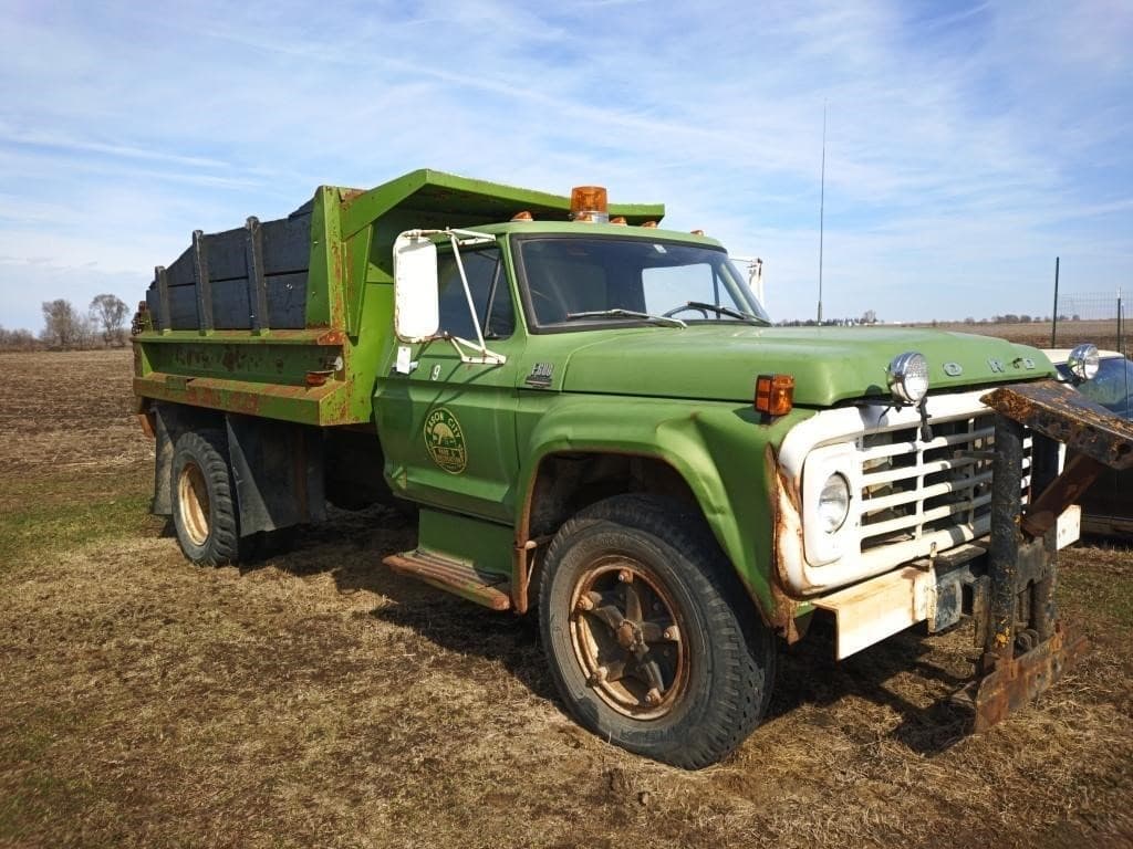 Image of Ford F-600 Primary image